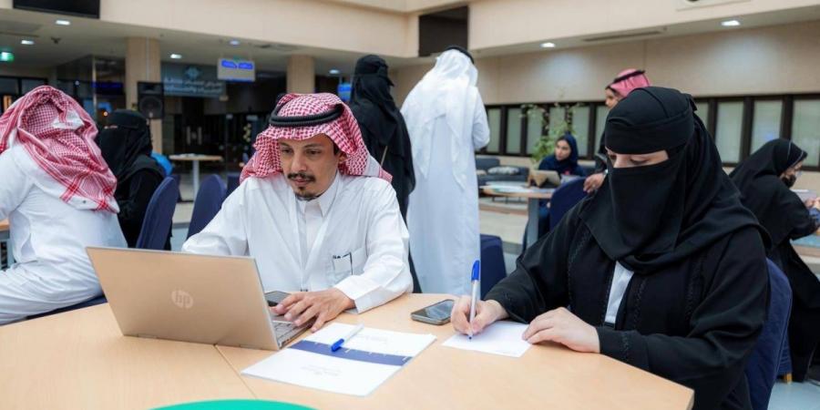 زوجان يحولان قلق أسر أطفال السكري إلى ابتكار تقني بجامعة القصيم