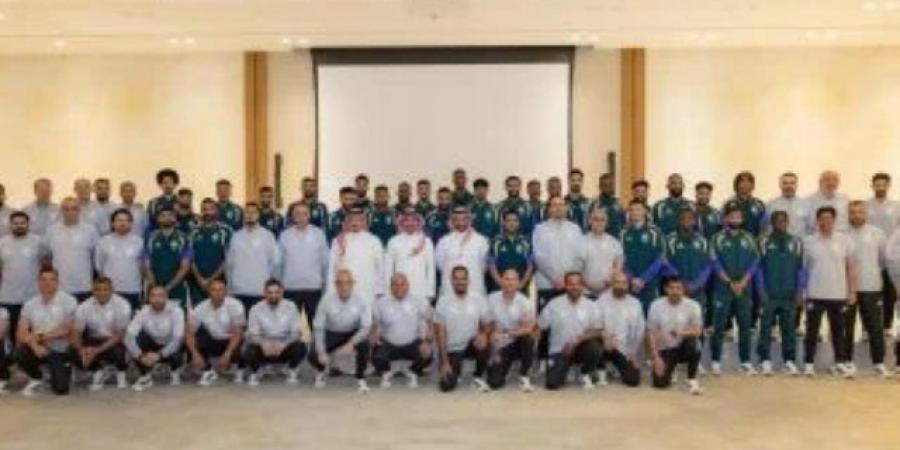 منتخب السعودية يطير إلى أمريكا استعدادا للمشاركة فى كأس العالم.. فيديو