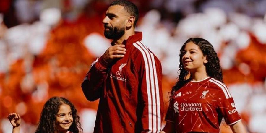بعد الوداع الأسطوري "في أنفيلد".. محمد صلاح يعلن موعد حسم مستقبله