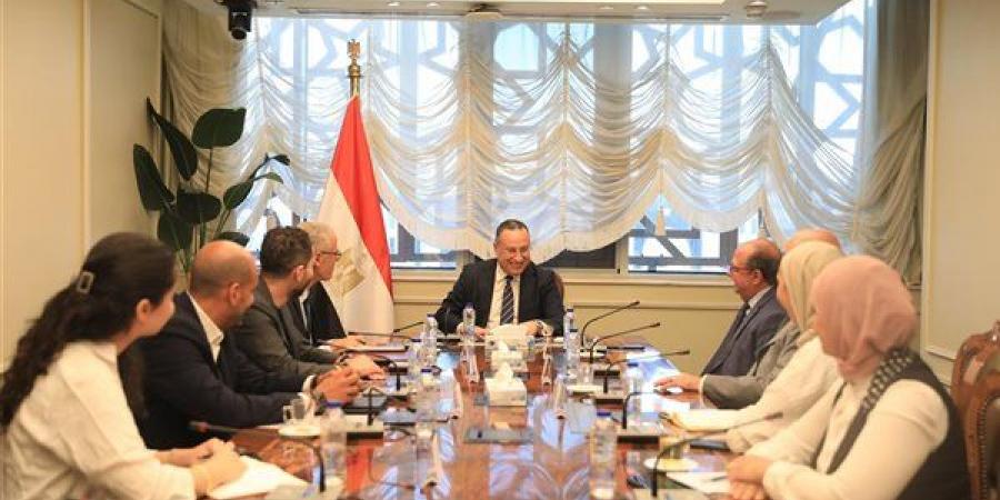 تضم مستشفى و6 كليات، قنصوة يتابع مستجدات إنشاء جامعة البحر المتوسط