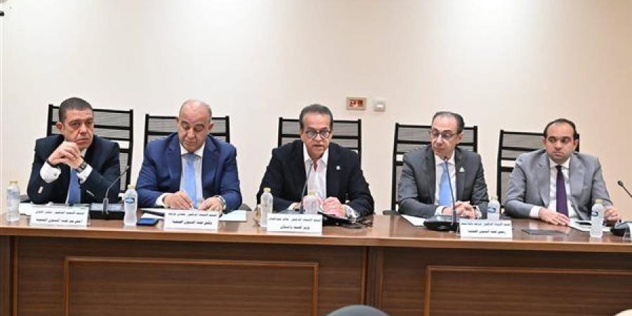 "صحة النواب" توصي بإعادة النظر في أسعار تذاكر الكشف الطبي مراعاة للحالة الاجتماعية للمواطنين