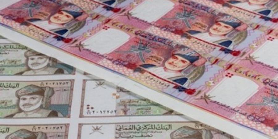 تراجع سعر الريال العماني مقابل الجنيه في البنك المركزي مساء اليوم