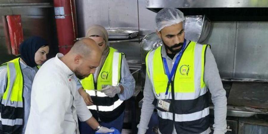 سلامة الغذاء تنفذ حملة رقابية مسائية على المراكب العائمة والمطاعم السياحية بالزمالك