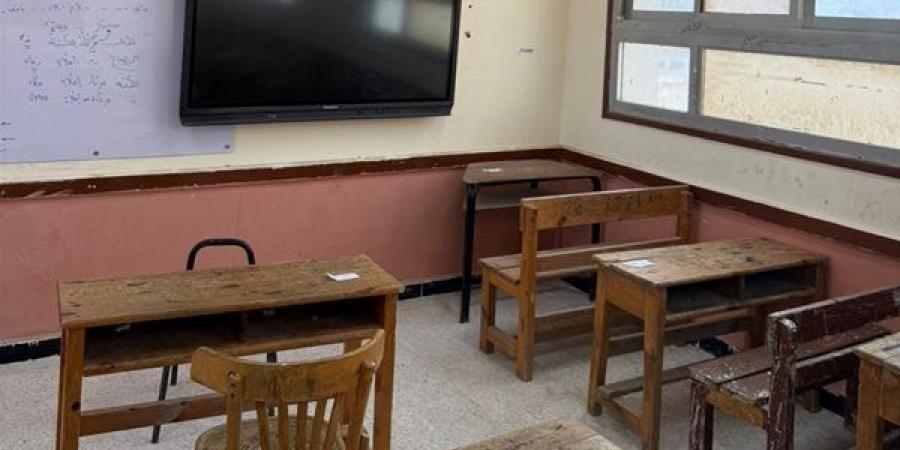 10 آلاف و213 طالبا يؤدون امتحانات الثانوية العامة أمام 24 لجنة غدًا بأسوان
