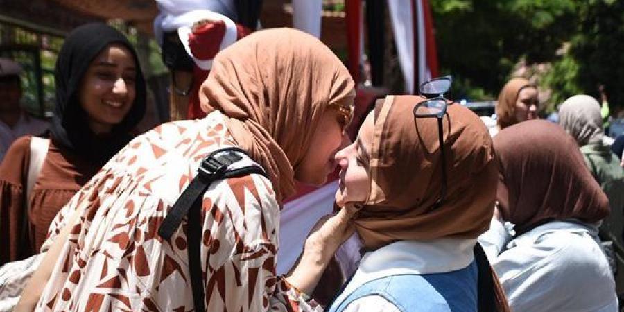 نصائح للأمهات للتعامل مع شعور طالب الثانوية العامة بالقلق ليلة الامتحان