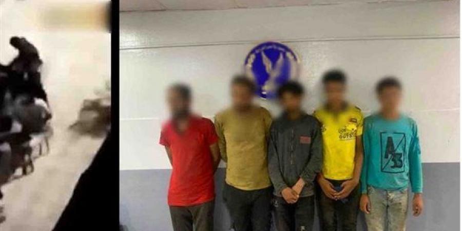ضبط 5 أشخاص لتشغيلهم أغاني داخل ساحة مسجد ببورسعيد