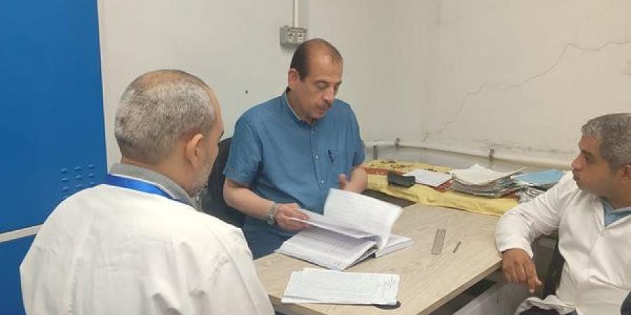 نائب وزير الصحة يتفقد مستشفى العياط المركزي ويوجه بإحالة الإدارة للتحقيق ومحاسبة المقصرين