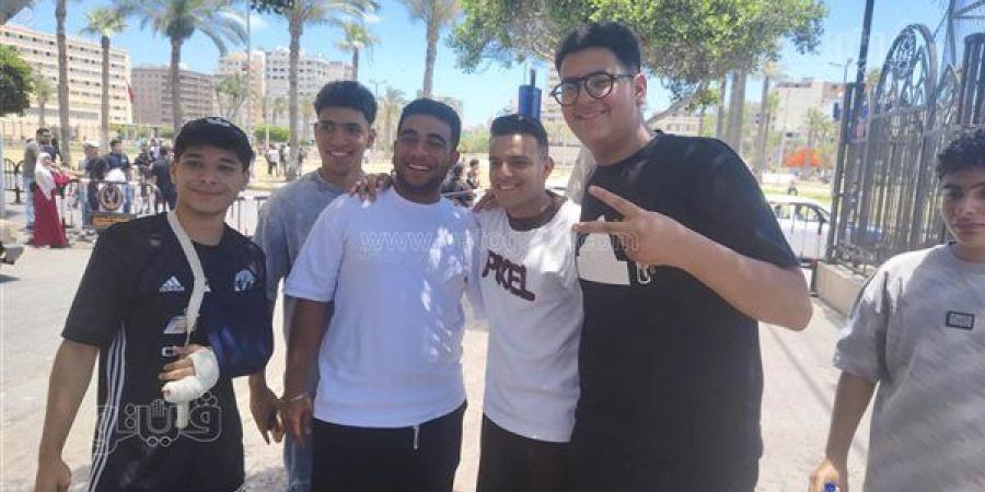 طلاب الثانوية العامة ببورسعيد: الامتحان كان صح الصح وزي الفل (فيديو)