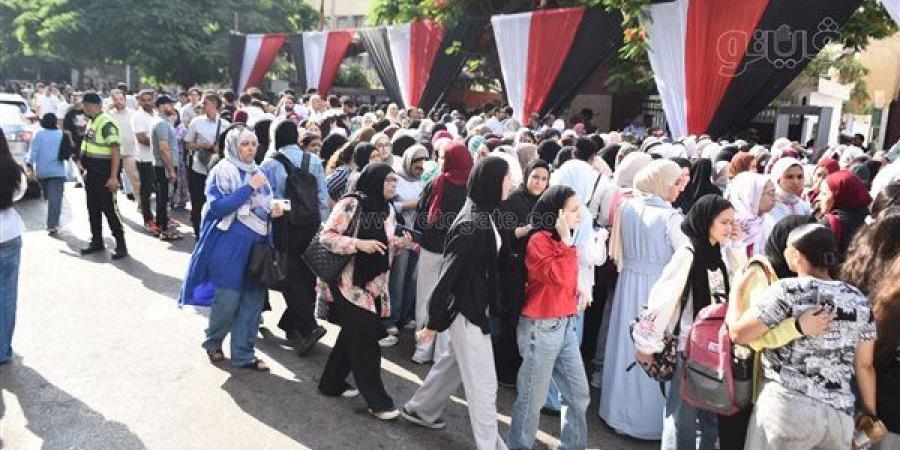 أمهات في مواجهة التوتر، فاطمة فتحي تروي تفاصيل "ساعات القلق" أمام لجان الثانوية العامة