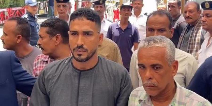 الكفن ينهي خصومة ثأرية بين عائلتين في قنا (صور)