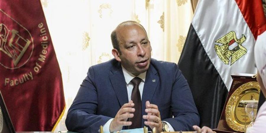عميد قصر العيني: نظام الامتياز الجديد يستهدف إكساب الطبيب جدارات إكلينيكية محددة