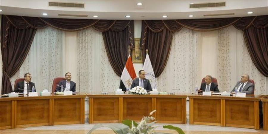 الرعاية الصحية توافق على صرف مكافأة شهر لأطباء التكليف الجدد