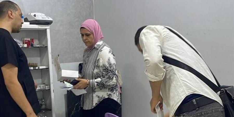 صحة الدقهلية تغلق منشأتين مخالفتين وتضبط منتحل صفة طبيب وأدوية مجهولة المصدر