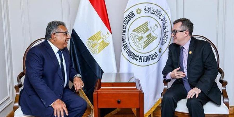 بإجمالي 9.4 مليار جنيه، وزير التخطيط يتابع الموقف التنفيذي للمشروعات الاستثمارية بالدقهلية