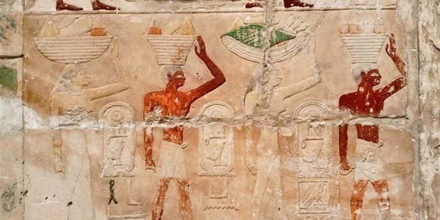 سر النقوش الفرعونية المحيرة، لماذا يظهر الوجه جانبيا والعين أمامية؟