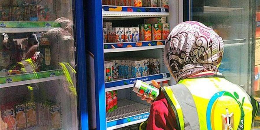 تموين الشرقية يشن حملات مكثفة ويضبط سلعا ومواد بترولية مخالفة