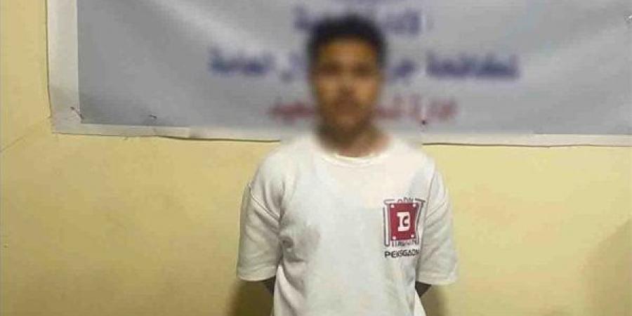 استولى على بياناتهم السرية، عاطل ينتحل صفة موظف خدمة عملاء ويستولي على أموال المودعين في البنوك