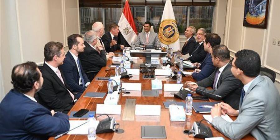 وزير الصناعة: إجراءات تحفيزية لاستقطاب شركات قادرة على إنتاج 100 ألف سيارة سنويًا