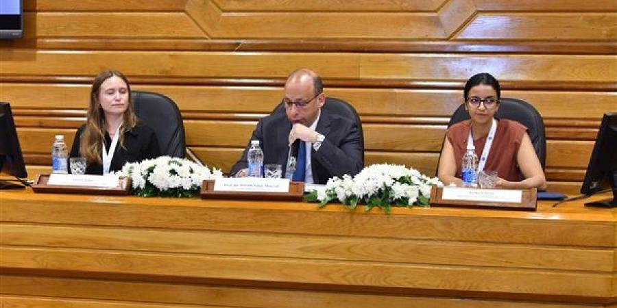 انطلاق أعمال المدرسة الصيفية الدولية لعلوم الأعصاب وديناميكيات الدماغ بقصر العيني