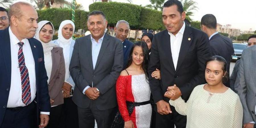 محافظ القليوبية ووزير الشباب والرياضة يفتتحان عددًا من المنشآت بنادي العبور الرياضي