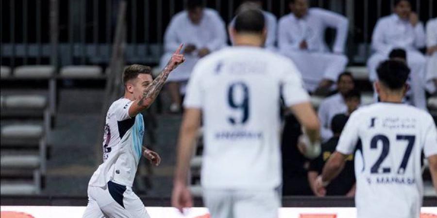 نيفيز يقود تشكيل الهلال لمواجهة الخليج في الدوري السعودي